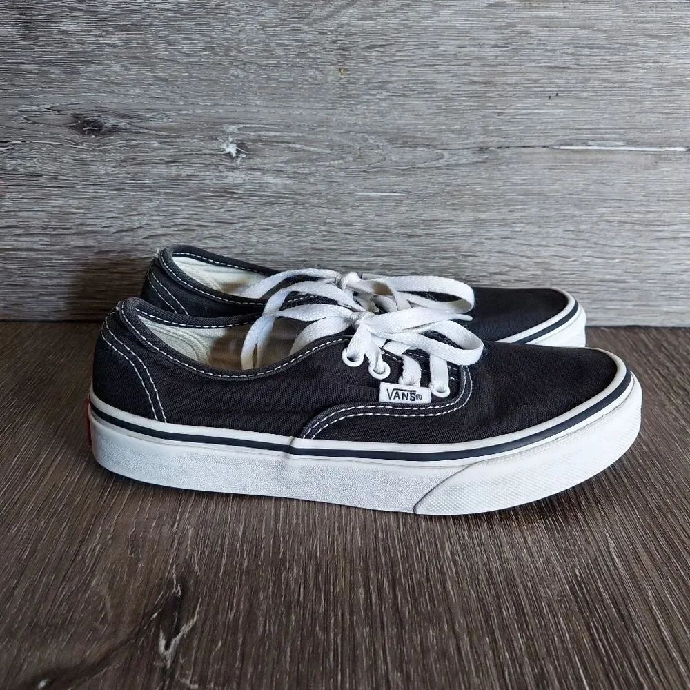 Vans Black Low Top Sneakers Kids Size 2.5